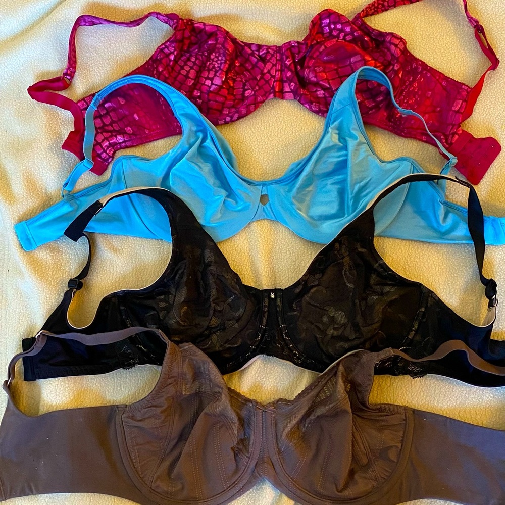 4 bras size 34DD.  Just like new.  Maybe wore once or not at all.